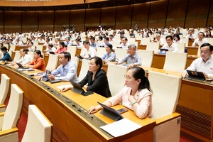 Quốc hội ấn định ngày bầu cử khóa mới, kiện toàn nhân sự cấp cao sớm 3 tháng