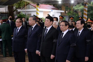 Lãnh đạo Đảng, Nhà nước ghi sổ tang tiễn biệt nguyên Chủ tịch nước Trần Đức Lương