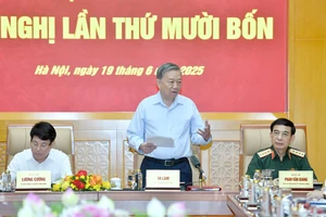 Tổng Bí thư: Phải 'hiện đại hóa con người' trước khi hiện đại hóa vũ khí, trang bị