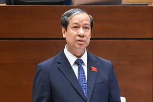 Chất vấn Bộ trưởng Nguyễn Kim Sơn, đại biểu mong sớm chấm dứt 'kinh hoàng' của kỳ thi vào lớp 10