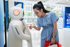 Chùm ảnh: Người dân Thủ đô được phục vụ 15 tiện ích miễn phí khi làm thủ tục hành chính