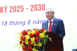 Phó Thủ tướng: Bộ Nội vụ sớm có cơ chế sàng lọc thường xuyên với cán bộ yếu kém