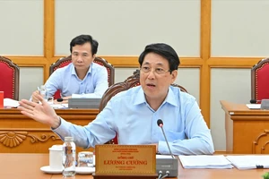 Bộ Chính trị làm việc với Thường vụ Tỉnh ủy 6 tỉnh về văn kiện và phương hướng nhân sự đại hội