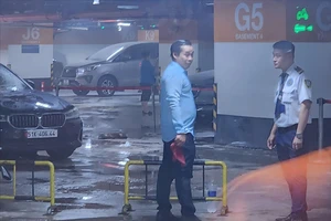 Cảnh sát nhanh chóng dập tắt đám cháy ô tô trong hầm xe trung tâm thương mại Takashimaya