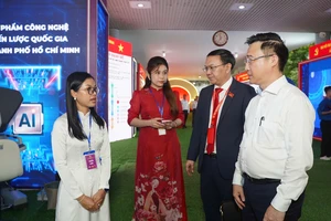 Máy bay không người lái CT UAV, kỳ lân Fintech MoMo... 'lên sàn' tại triển lãm chào mừng Đại hội Đảng bộ TP.HCM 