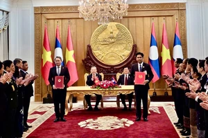 Tổng Bí thư Tô Lâm và Tổng Bí thư, Chủ tịch nước Lào chứng kiến 2 Bộ Tư pháp trao thỏa thuận hợp tác 