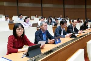 Quốc hội thảo luận về số tiền hơn 705.000 tỉ đồng đầu tư cho giáo dục, y tế