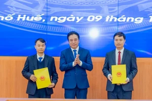 Bổ nhiệm Chánh Thanh tra và Chánh Văn phòng UBND TP Huế