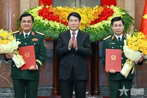 Hai sĩ quan quân đội được thăng quân hàm lên Thượng tướng