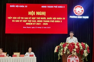 Cử tri TP.HCM đặt vấn đề: Vì sao có tiền mà không tiêu được?