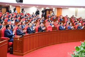 Những hình ảnh tại phiên bế mạc Hội nghị Trung ương 15