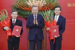 Ông Đoàn Minh Huấn làm Giám đốc Học viện Chính trị quốc gia Hồ Chí Minh