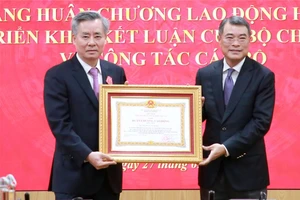 Bộ Chính trị đồng ý cho hai Phó Trưởng Ban Tổ chức Trung ương nghỉ công tác