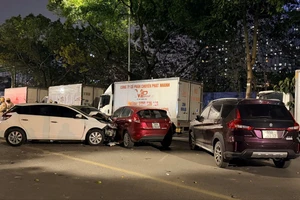 Tài xế tông liên hoàn 5 ô tô và 3 xe máy ở Hà Nội vi phạm nồng độ cồn