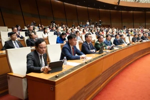 Sáng nay, Quốc hội phê chuẩn bổ nhiệm Thẩm phán TAND Tối cao và các thành viên Chính phủ