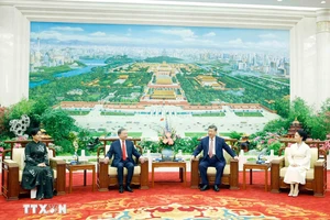 Tổng Bí thư, Chủ tịch nước Tô Lâm và Phu nhân cùng Tổng Bí thư, Chủ tịch nước Tập Cận Bình và Phu nhân dự tiệc trà