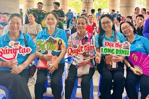 TP.HCM: Sôi nổi hội thi gói, nấu bánh chưng mừng Giỗ Tổ Hùng Vương