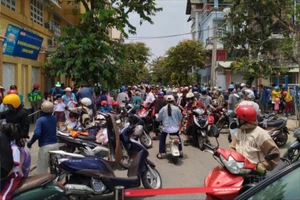 Vụ 25 ca nghi ngộ độc thực phẩm: Trường dừng bán trú, học trực tiếp 1 buổi sáng