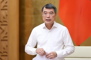 Thủ tướng Lê Minh Hưng: Không để cắt giảm thủ tục này lại 'mọc' thủ tục khác