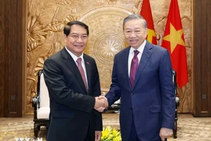 Việt Nam luôn dành ưu tiên cao nhất cho mối quan hệ hữu nghị vĩ đại với Lào