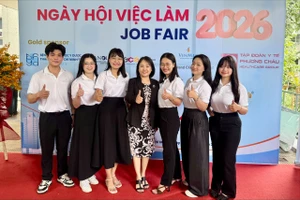 Gần 900 sinh viên Trường Điều dưỡng – Kỹ thuật Y học tiếp cận cơ hội việc làm