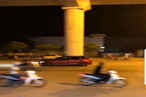 Truy tìm tài xế Mazda 3 'đánh võng' như phim hành động