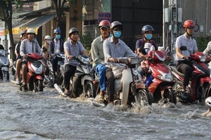 Cử tri TP.HCM bức xúc vì dự án chống ngập 10.000 tỉ đình trệ