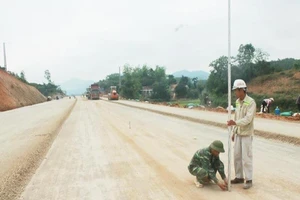 Hơn 800.000 ô tô sẽ được giảm phí bảo trì đường bộ
