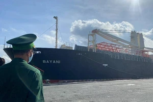 Tàu metro số 1 được bốc xếp như thế nào?