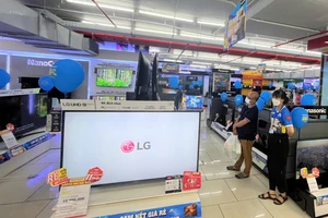 Cạnh tranh đón 'đại bàng'