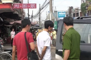 Nhờ bố chở đi giết người lúc rạng sáng