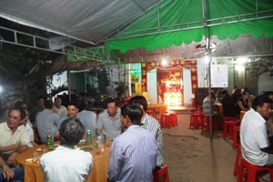 Chồng đâm vợ rồi treo cổ tự tử