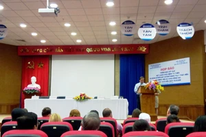 Bác sĩ người Ý phẫu thuật miễn phí cho bệnh nhân nghèo 