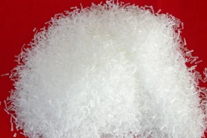 Đổ hàng trăm bao bột ngọt giả xuống hầm cầu