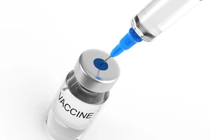 Tạm ngừng tiêm vaccine tại điểm xảy ra sự cố trẻ tử vong