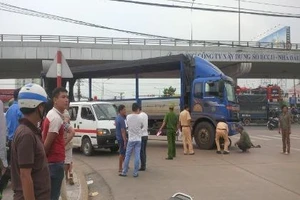 Một phụ nữ bị xe tải cán tử vong dưới cầu vượt Amata