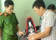 Nghi can dùng súng cướp xe giữa chợ Long Khánh đã ra đầu thú