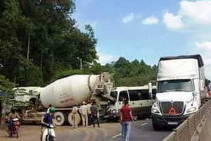 Tai nạn nghiêm trọng trên đèo Mẹ Bồng Con