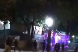 Hàng chục thanh niên chém nhau như phim giữa phố 