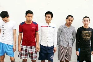 Nhóm trộm vào nhà 'hỏi thăm đường'