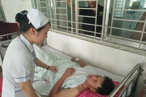 Thông tin mới về vụ trạm trưởng kiểm lâm bị lâm tặc đâm