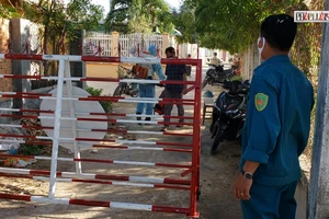 Ấm tình người tại nơi cách ly 5.000 dân Văn Lâm 3