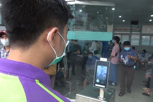 Tặng trạm kiểm soát thân nhiệt tự động cho BV Bình Dân