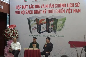 Gặp tác giả và nhân chứng lịch sử ‘Nhật ký thời chiến VN’