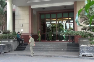 Khám nhà ông Trần Vĩnh Tuyến ở chung cư The Manor