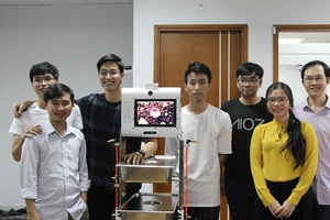 Sắp ra mắt robot hỗ trợ, phục vụ y tế trong dịch COVID-19 