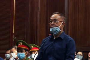 Ông Nguyễn Thành Tài bật khóc tại tòa khi nói lời sau cùng