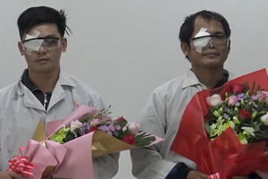 2 thanh niên nghèo được ghép giác mạc từ bệnh nhân ung thư