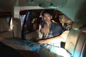 Bắt xe ô tô chở 7000 bao thuốc lá lậu