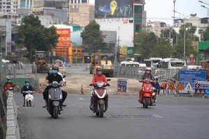 Video: Nhà dân thấp trũng khi nâng đường Nguyễn Hữu Cảnh